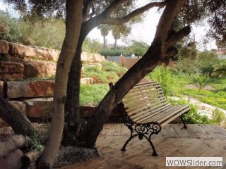 gardenseating